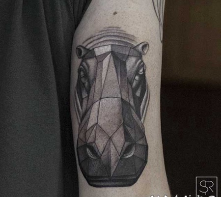 手臂3D几何风格的河马纹身图案
