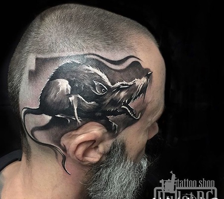 头部3D风格逼真的爬行大老鼠纹身图案