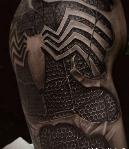 3D风格的蜘蛛撕皮纹身图案