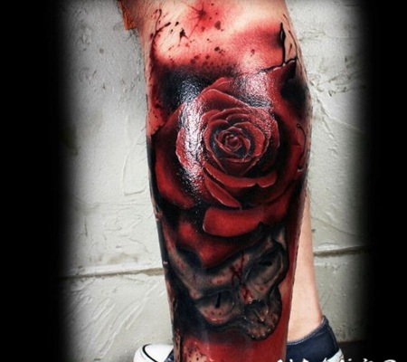 小腿3D风格彩色红玫瑰与骷髅纹身图案