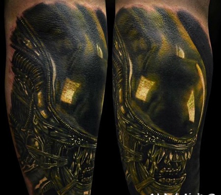 手臂3D风格的外星人头纹身图案