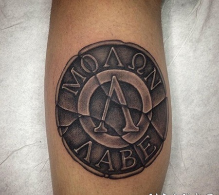 小腿3D彩色的古钱币文字纹身图案