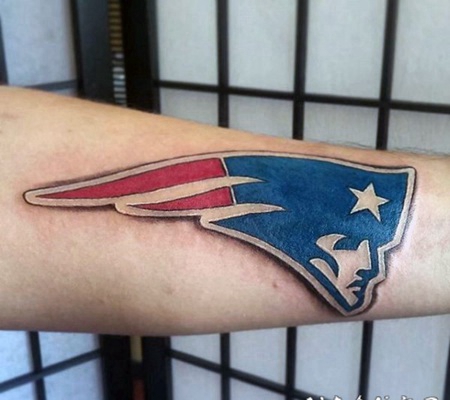 手臂彩色3D美国运动队会徽纹身图案