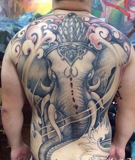 愤怒的象神，满背个性象神纹身图案