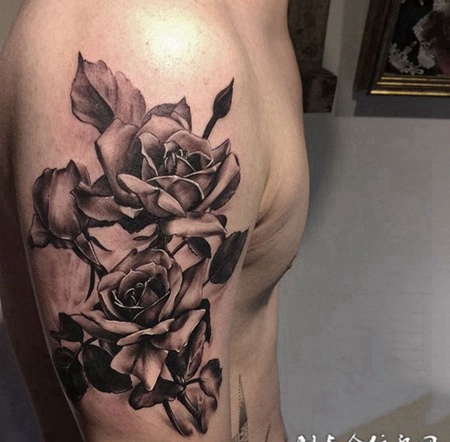 争芳斗艳，手臂经典黑灰玫瑰纹身