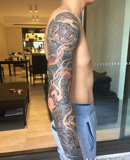 庞然巨物，巨蟒花臂创意纹身