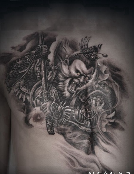 当头棒喝，后背霸气斗战胜佛纹身图案