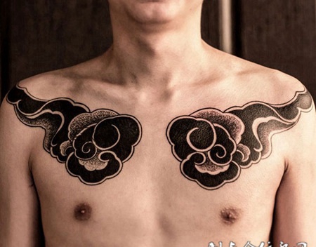 黑云压城，胸口水墨云朵图腾纹身图案