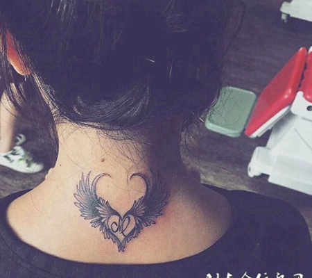 会飞的爱情，颈部心形与翅膀创意纹身
