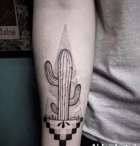 顽强的生命力，手臂仙人掌点刺纹身