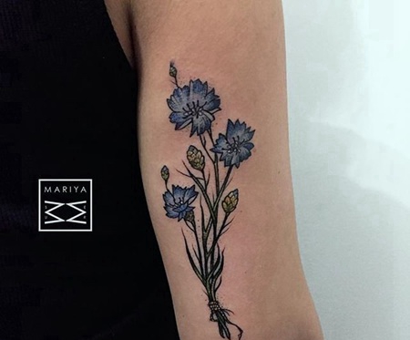 大臂小清新彩绘花蕊纹身图案