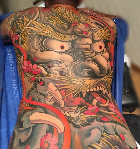 男性霸气满背彩绘般若纹身图案