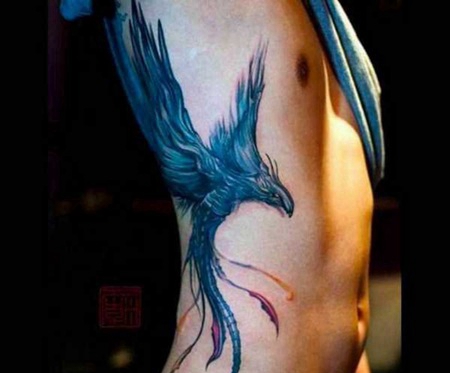 腰部美丽的蓝色凤凰纹身图案