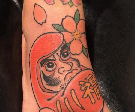 彩绘日式达摩樱花纹身图案