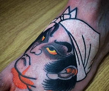 脚部生首彩色纹身图案