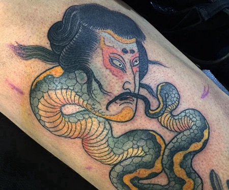 一条人面蛇精蛇纹身图案