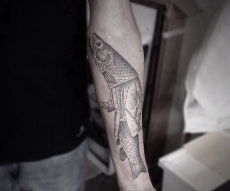 小臂鲤鱼先生纹身图案