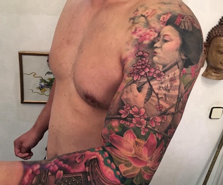 传统日本风樱花艺妓纹身图案