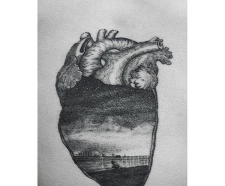 大臂心脏意境纹身图案