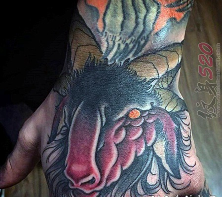 关于羊的黑色线条素描创意纹身图案