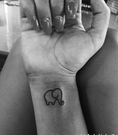 憨态可掬的黑色动物抽象线条大象纹身图案