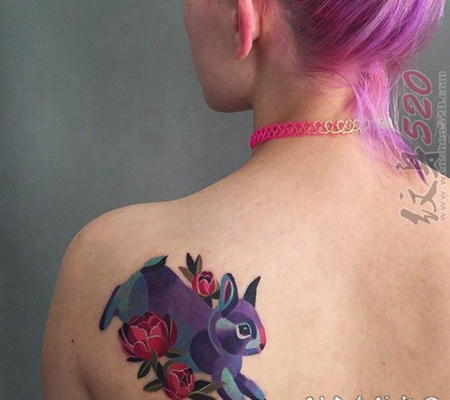 萌态十足的彩绘与点刺技巧创意兔子纹身图案