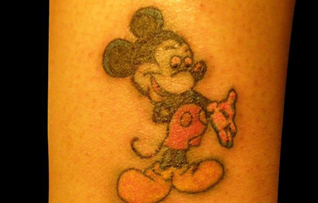 手臂可爱米老鼠纹身图案