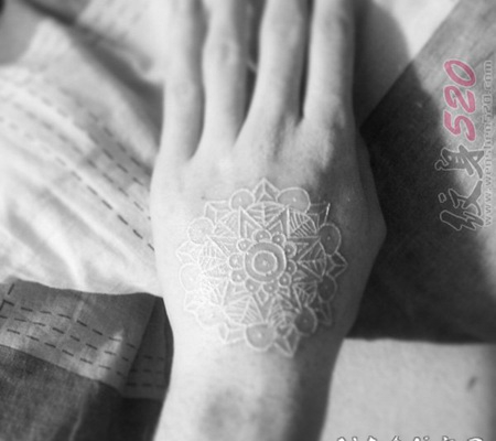 女生喜爱的白色几何元素简单线条创意纹身图案