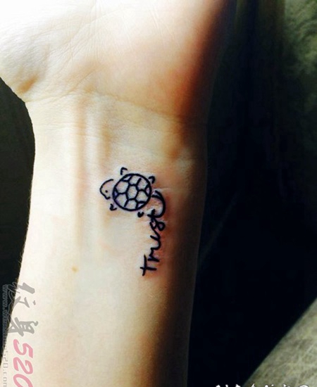 关于黑色线条简约动物小图案纹身图案