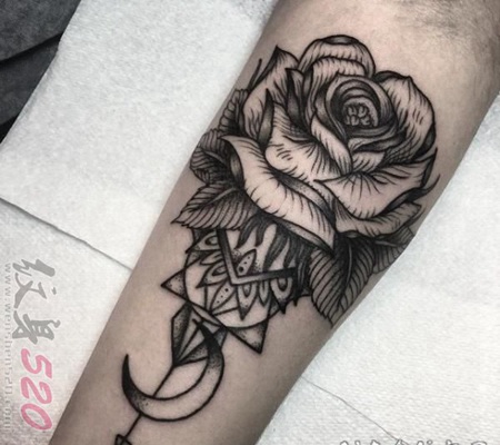 黑色素描点刺技巧创意唯美玫瑰花朵纹身图案