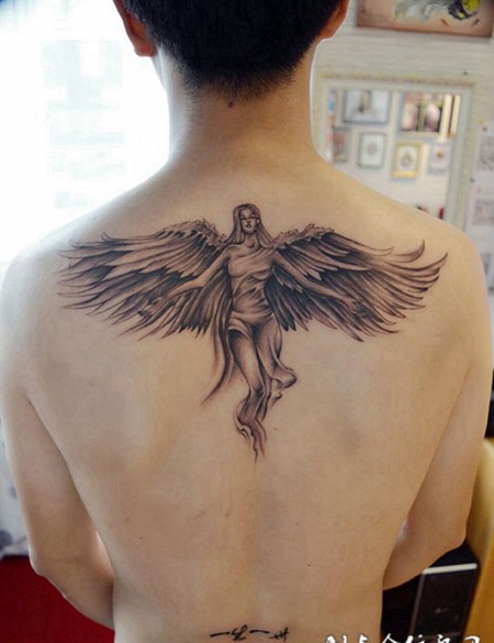 后背守护天使纹身