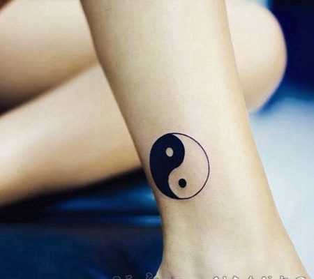 设计感十足的几何线条太极八卦纹身图案