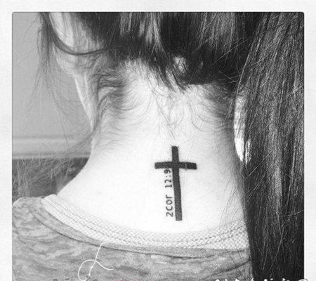 关于十字架的黑色线条素描经典小图案纹身图案