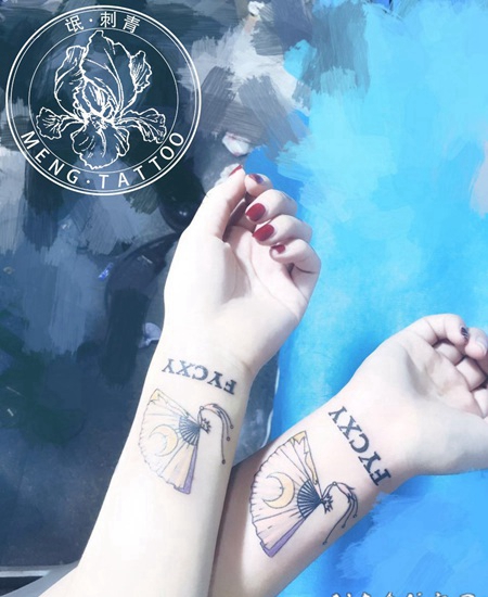 纹身-闺蜜同款扇子纹身