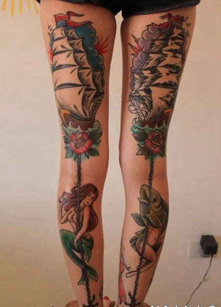 女生小腿上漂亮的彩色抽象个性纹身图案