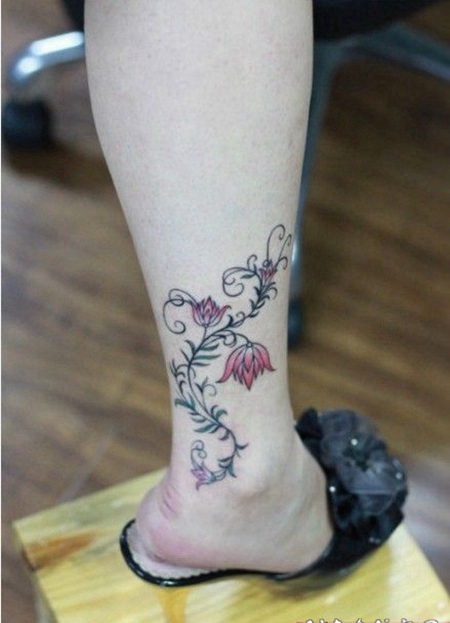 莲花藤蔓纹身 女性唯美流行的藤蔓纹身图片