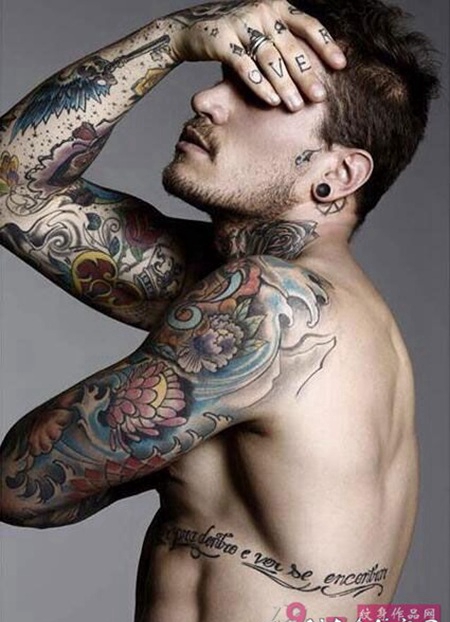 型男欧美花臂纹身图案
