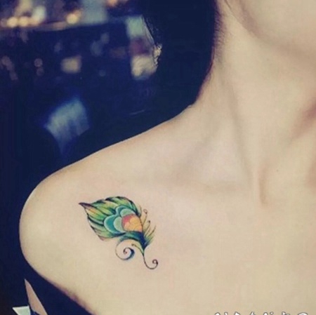 锁骨纹身羽毛 锁骨处羽毛纹身图案