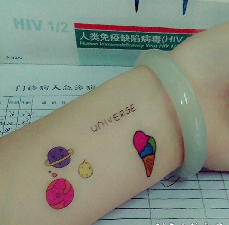 美女手臂的小清新冰淇淋图案纹身