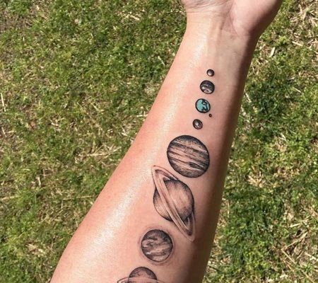 酷酷的的多个星球纹身图案