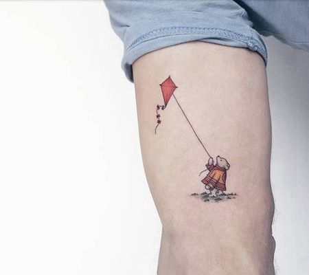 可爱的小熊放风筝的纹身图片