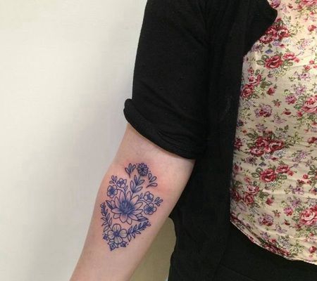 女人手臂上很好看的花纹身图