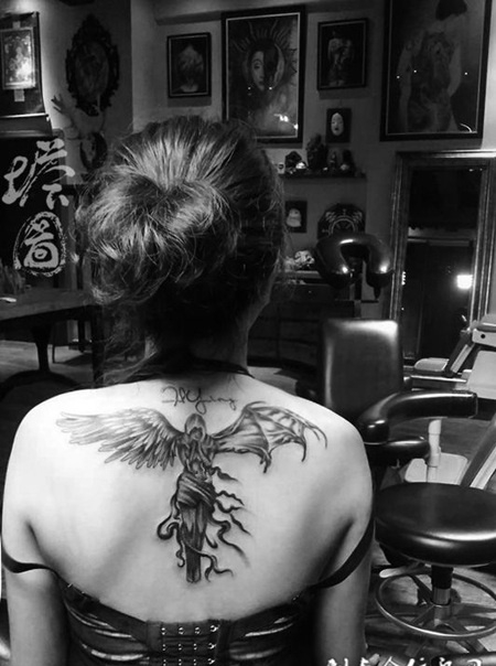 天使恶魔的结合，后背创意天使纹身图案