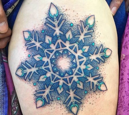 大腿根很好看的雪花纹身图案