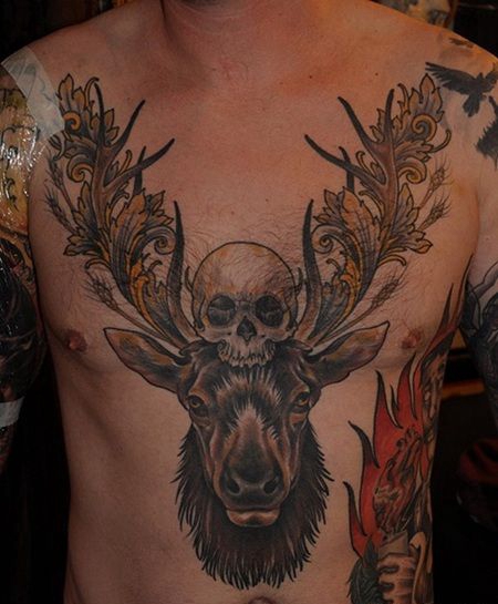3D鹿头上有一个骷髅人头的纹身图案
