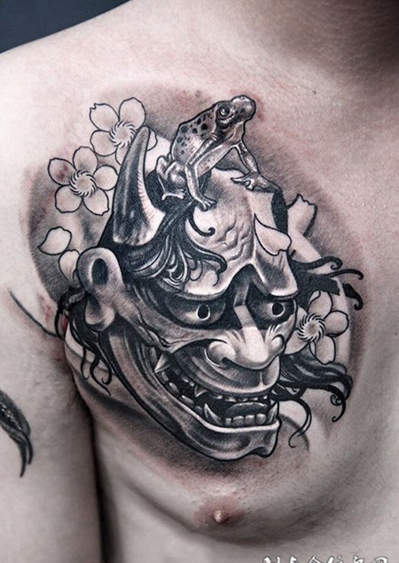 怨而生很，胸部般若创意纹身图案