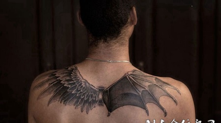 梦比天高，后背天使与恶魔翅膀个性纹身图爱