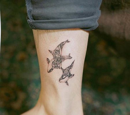 花虎鲸纹身图案在脚踝缩略频道推荐图