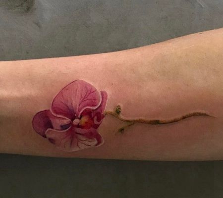 另一个漂亮的粉色兰花纹身图案