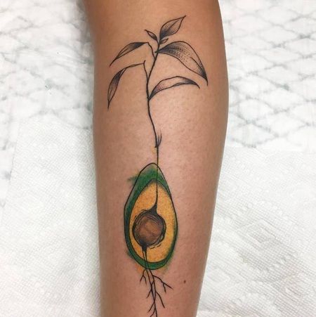 水彩风格的种植牛油果纹身图案